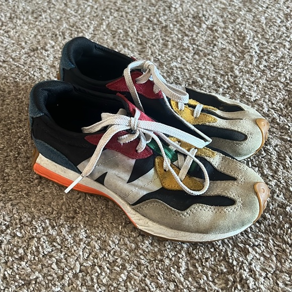 New Balance 327 (Size 1) - Picture 2 of 4